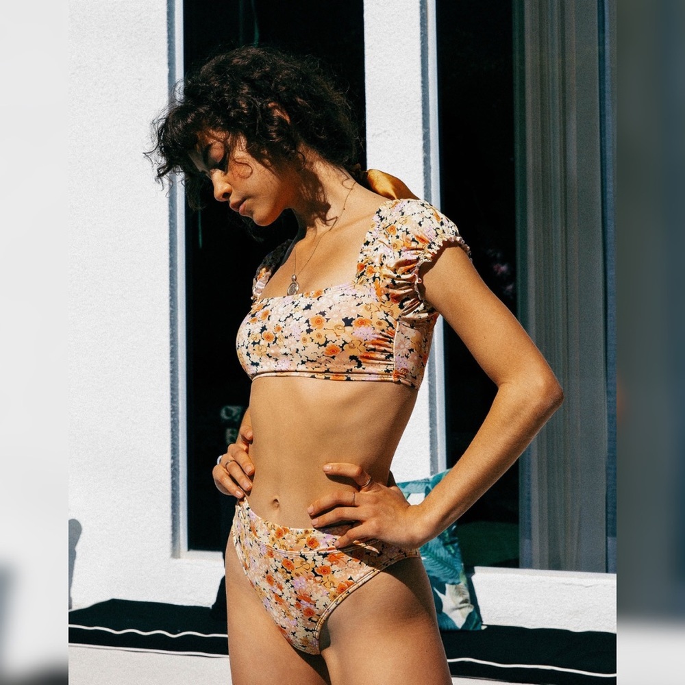 Billabong 🌼 Forever Dazed Floral Puff Sleeve Crop Tank | Rise Bikini Bottoms